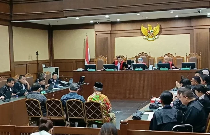 2 Hakim yang tersebut Vonis Bebas Ronald Tannur Bersaksi dalam area Sidang Zarof Ricar