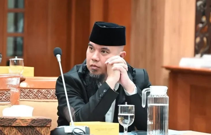 2 Usulan Nyeleneh Ahmad Dhani permasalahan Pemain Naturalisasi: Jodohkan dengan Wanita Indonesia juga juga Kurangi Bule Mata Biru