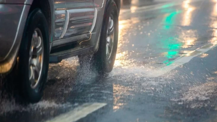 Aquaplaning: Ketika Mobil Menari pada Atas Air, Ancaman Tersembunyi pada di Musim Hujan