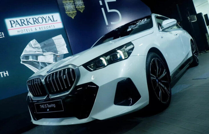 BMW Kenalkan Mobil Listrik Touring i5 dengan Banderol Rp2,2 Miliar