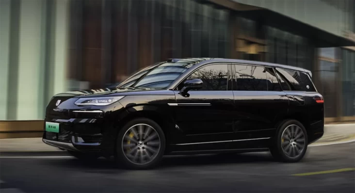 BYD Luncurkan SUV Plug-In Hybrid Denza N9 di area pada China