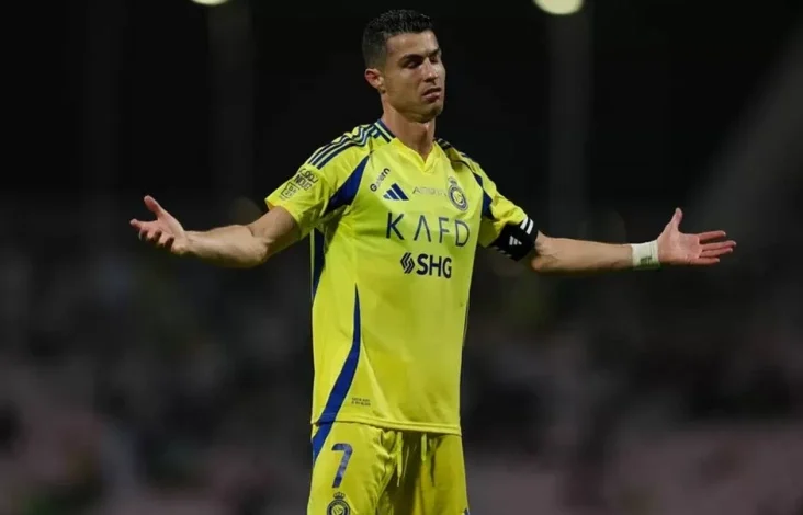 Benarkah Cristiano Ronaldo Terancam Hukuman Cambuk 99 Kali dikarenakan Peluk Wanita Disabilitas di Iran?
