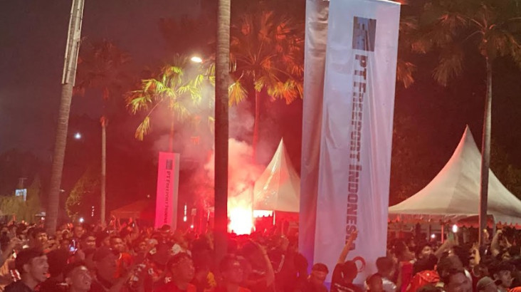 Gol Ole Romeny Guncang Ribuan Suporter pada Nobar Plaza Barat SUGBK