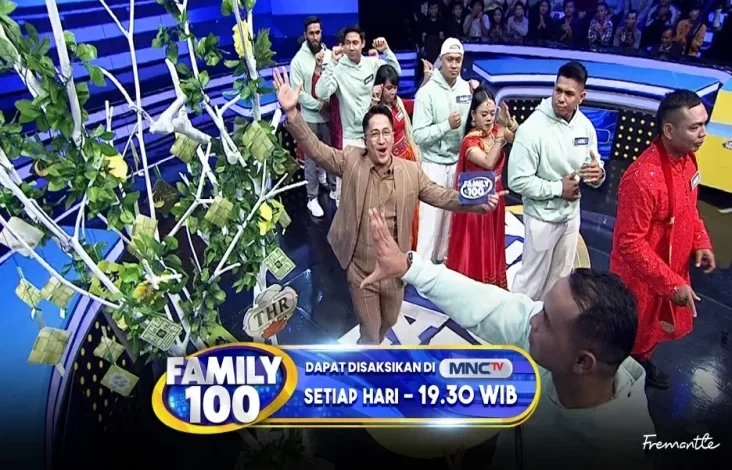 Irfan Hakim Bagi-bagi THR di dalam tempat Family 100