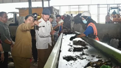 Luncurkan Inisiatif 1 RW 1 Bank Sampah, Menteri LH: Untuk Ciptakan Hasil Industri Bisnis