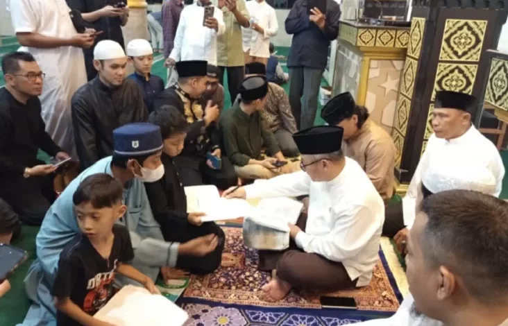 Mendikdasmen Abdul Muti Tarawih Bersama Siswa pada area Masjid Al-Falah, Ini adalah adalah Pesannya