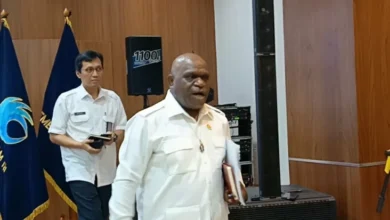 Natalius Pigai Ingin Ada UU Kebebasan Beragama, WNI Boleh Miliki Kepercayaan Selain 5 Agama Resmi