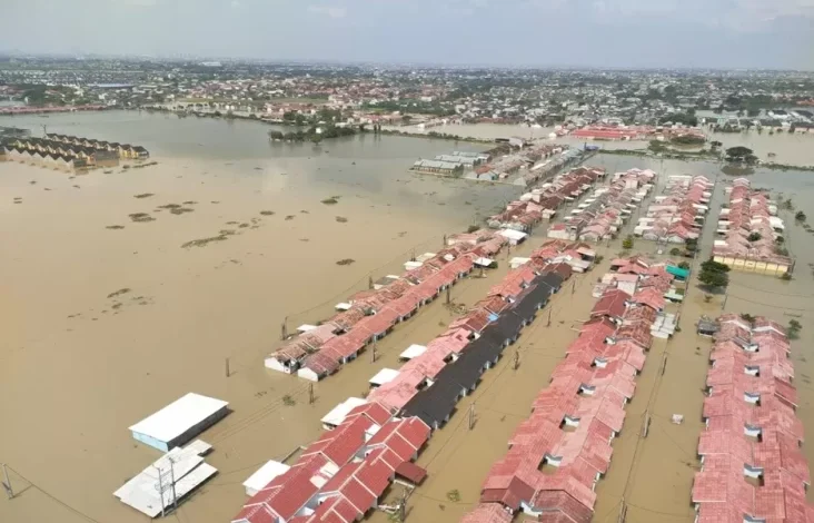 Pantauan Lingkungan Korpolairud Polri, Rumah Warga di tempat di Babelan Masih Terendam Banjir