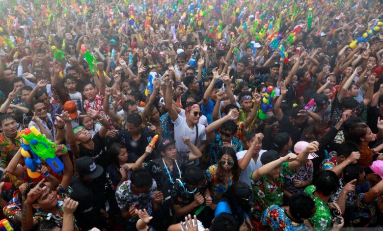 Mengenal Songkran, festival air terpopuler pada di Thailand