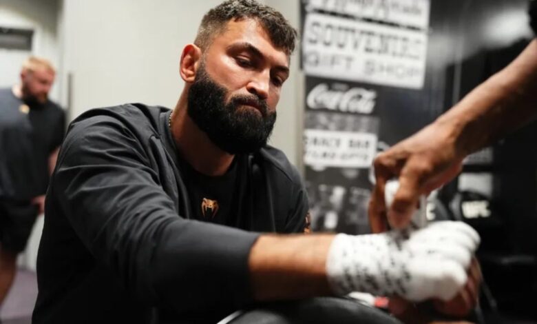 Mantan juara UFC Andrei Arlovski memulai debutnya pada BKFC pada Juni
